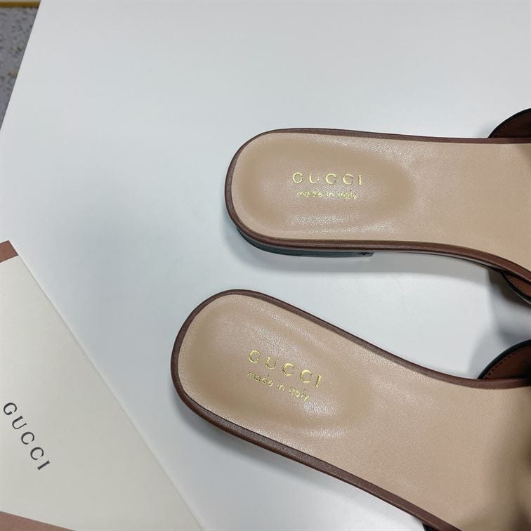 GUCCI WOMEN’S INTERLOCKING G CUT-OUT SLIDE SANDAL – GSL014