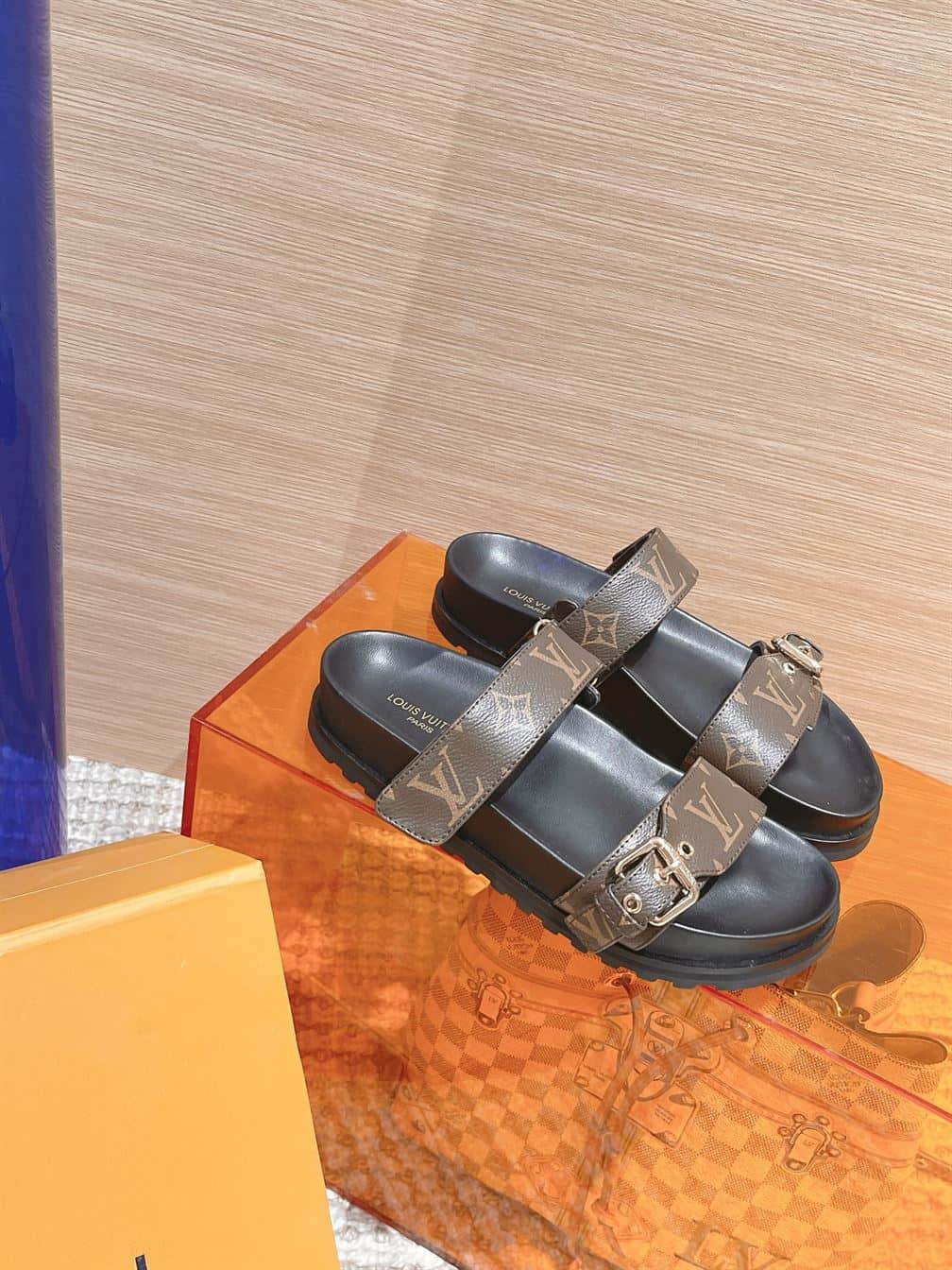 LOUIS VUITTON BOM DIA FLAT COMFORT MULE – LVSD017