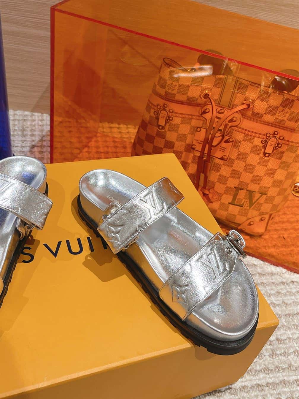 LOUIS VUITTON BOM DIA FLAT COMFORT MULE – LVSD019