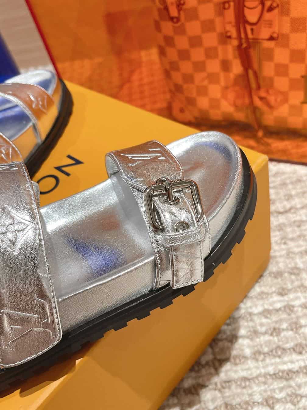 LOUIS VUITTON BOM DIA FLAT COMFORT MULE – LVSD019