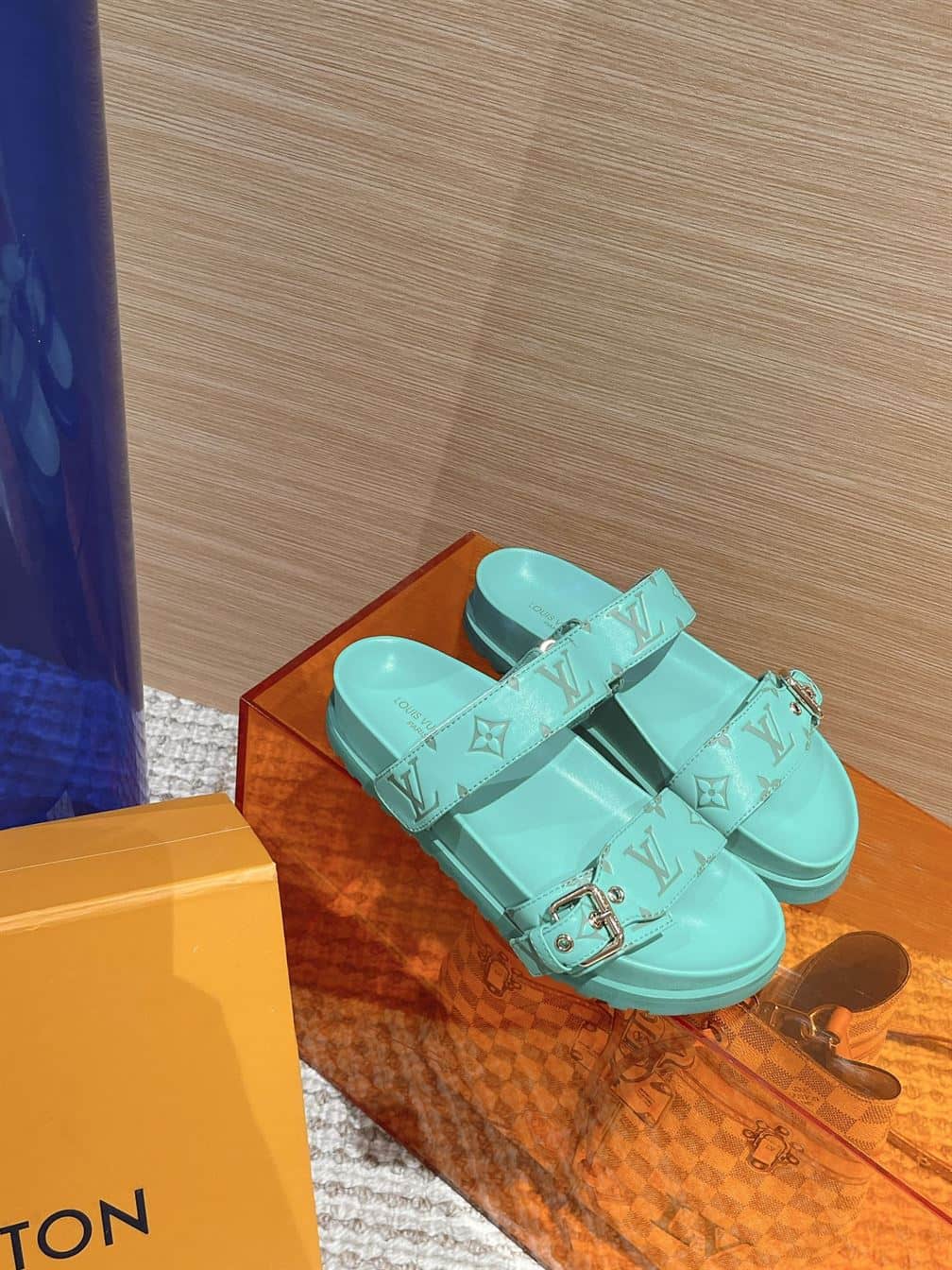 LOUIS VUITTON BOM DIA FLAT COMFORT MULE – LVSD021
