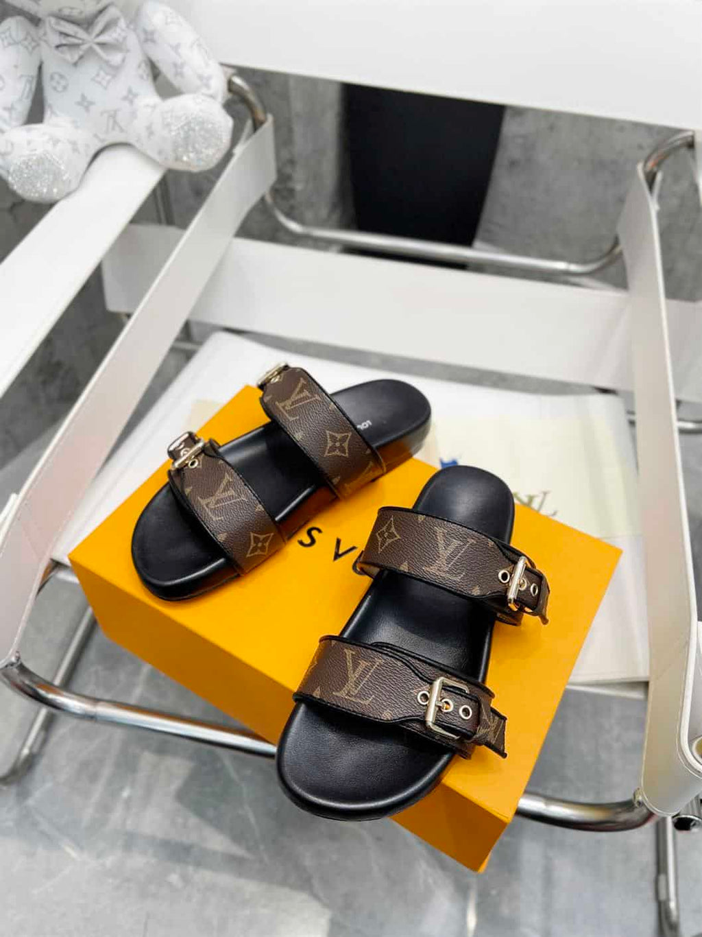 LOUIS VUITTON BOM DIA FLAT MULE – LVSD035
