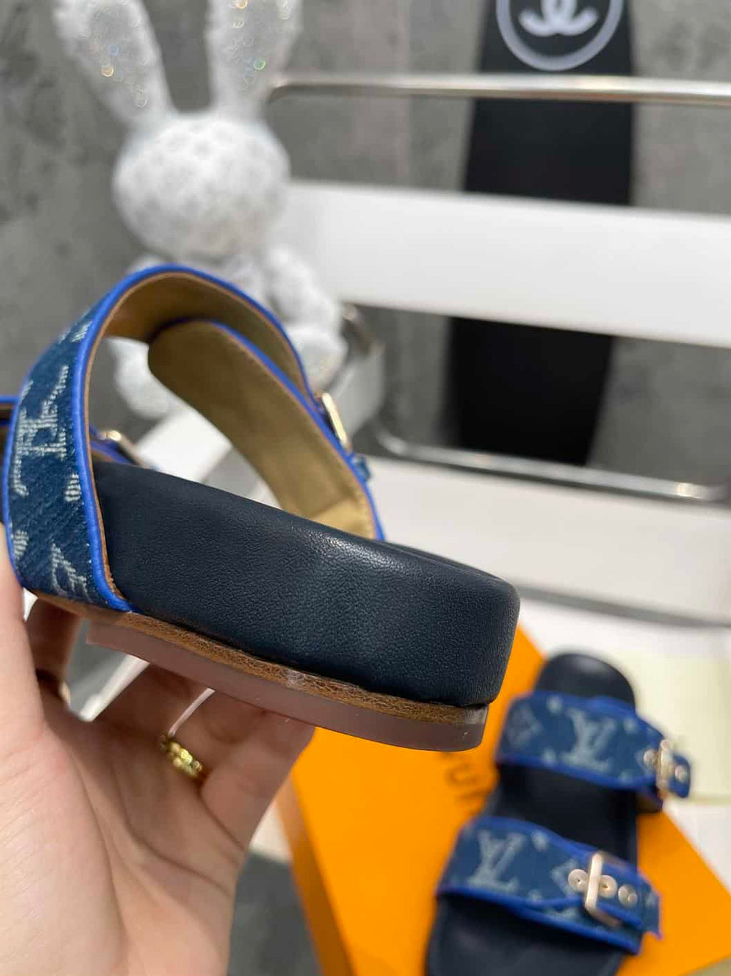 LOUIS VUITTON BOM DIA FLAT MULE – LVSD036
