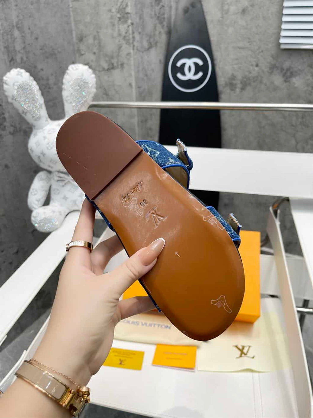 LOUIS VUITTON BOM DIA FLAT MULE – LVSD036