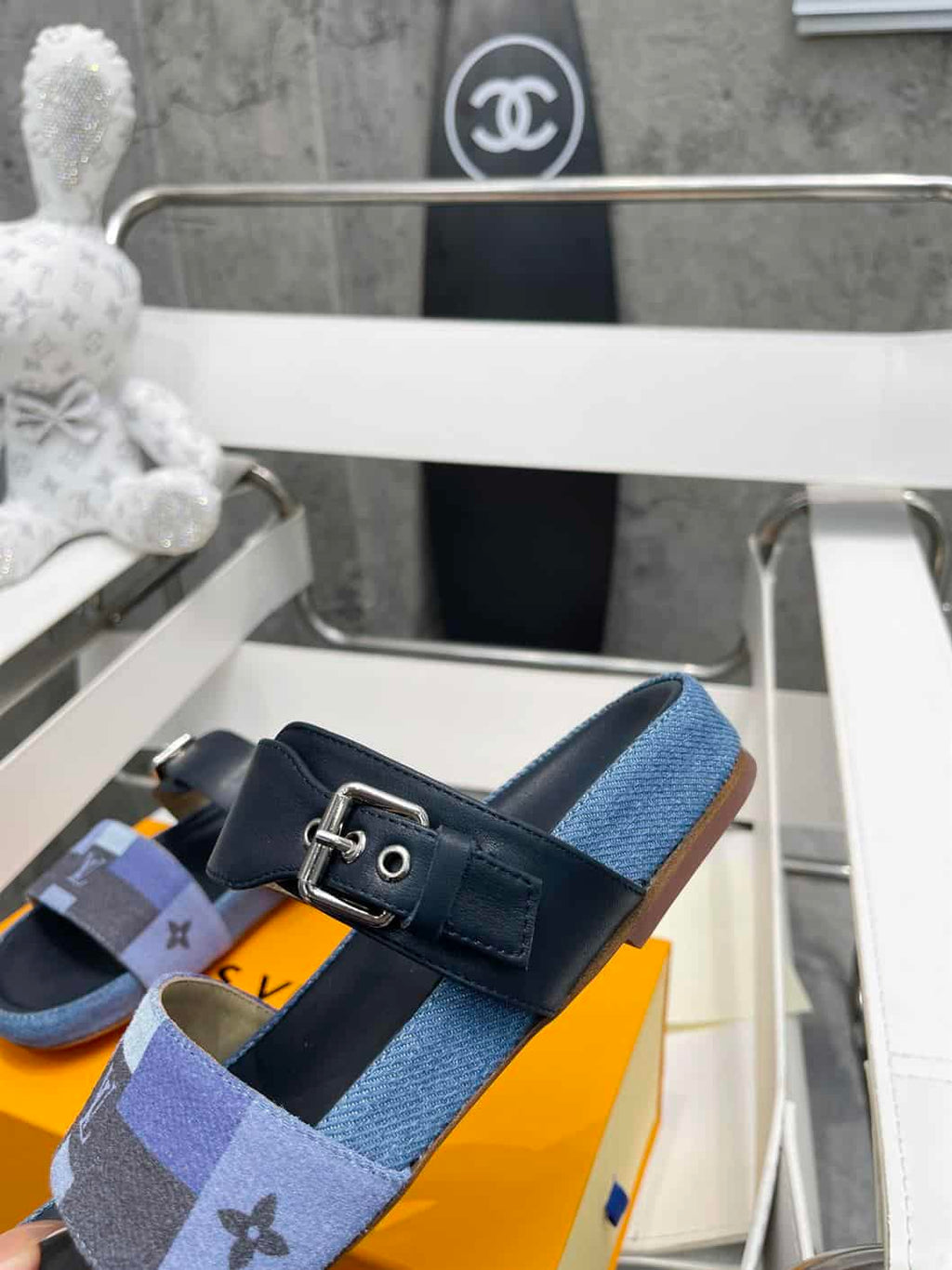 LOUIS VUITTON BOM DIA FLAT MULE – LVSD038