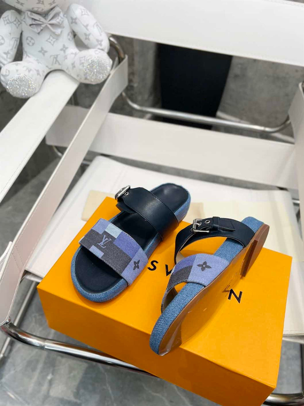 LOUIS VUITTON BOM DIA FLAT MULE – LVSD038