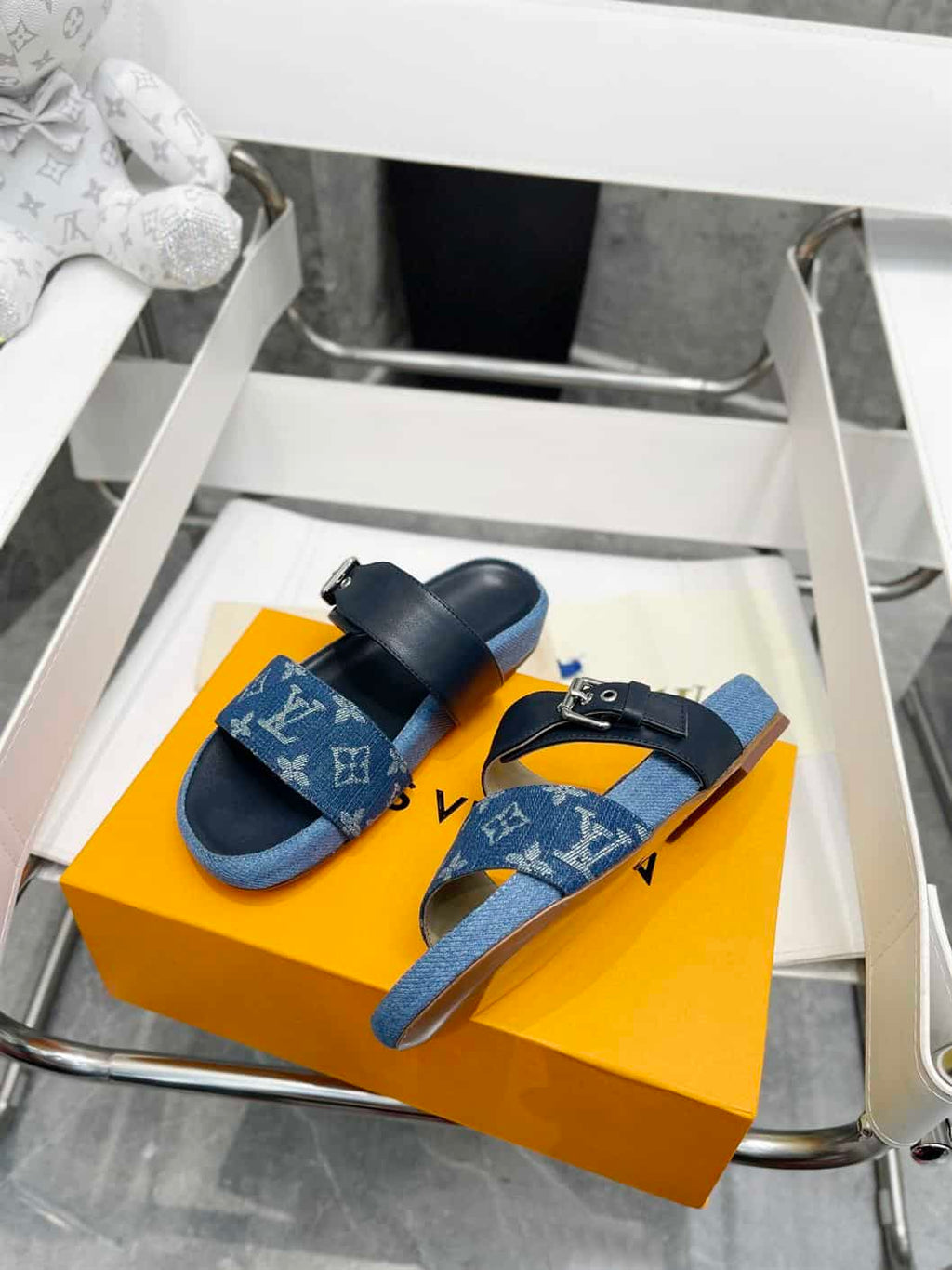 LOUIS VUITTON BOM DIA FLAT MULE – LVSD039