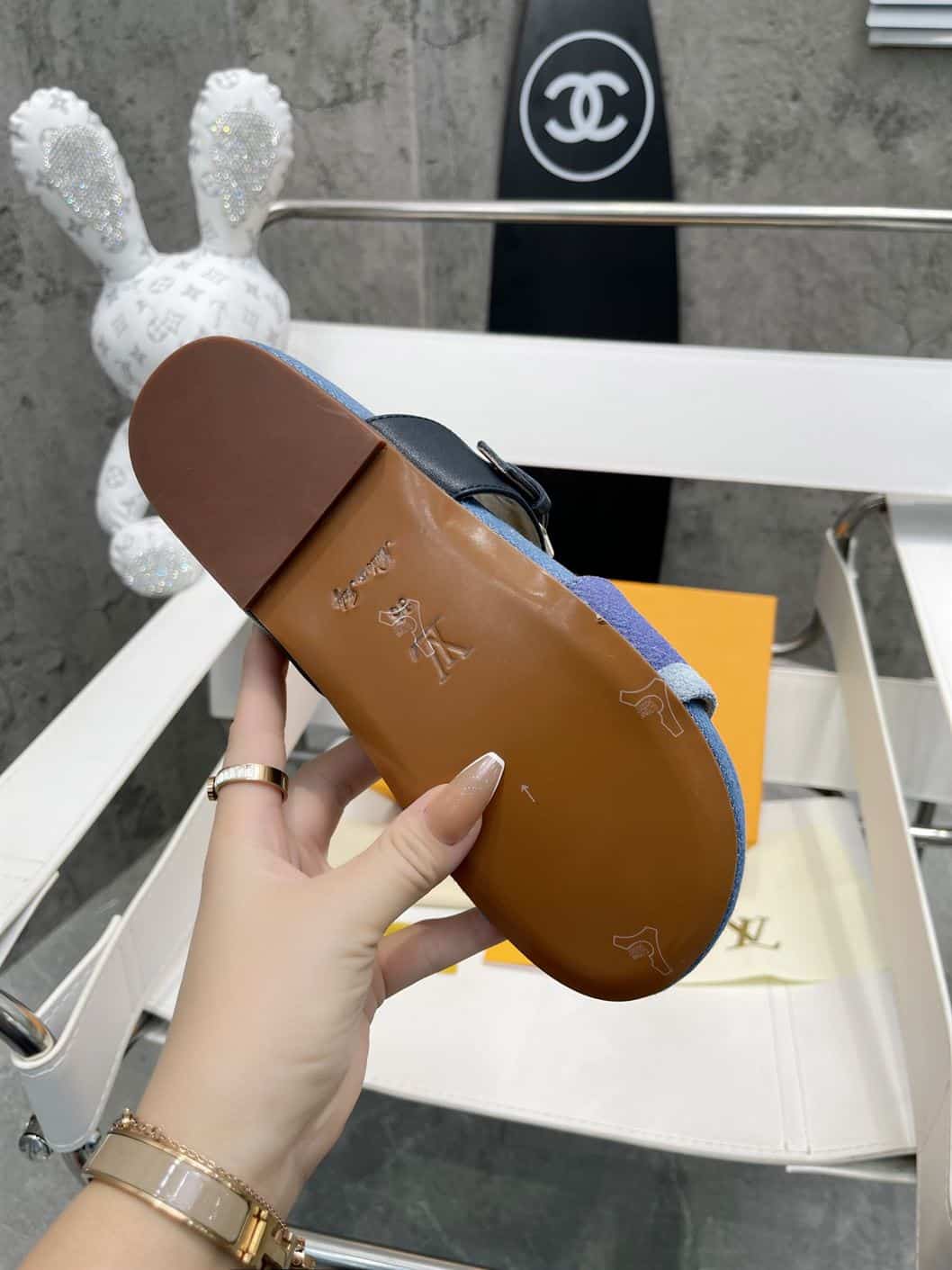 LOUIS VUITTON BOM DIA FLAT MULE – LVSD039