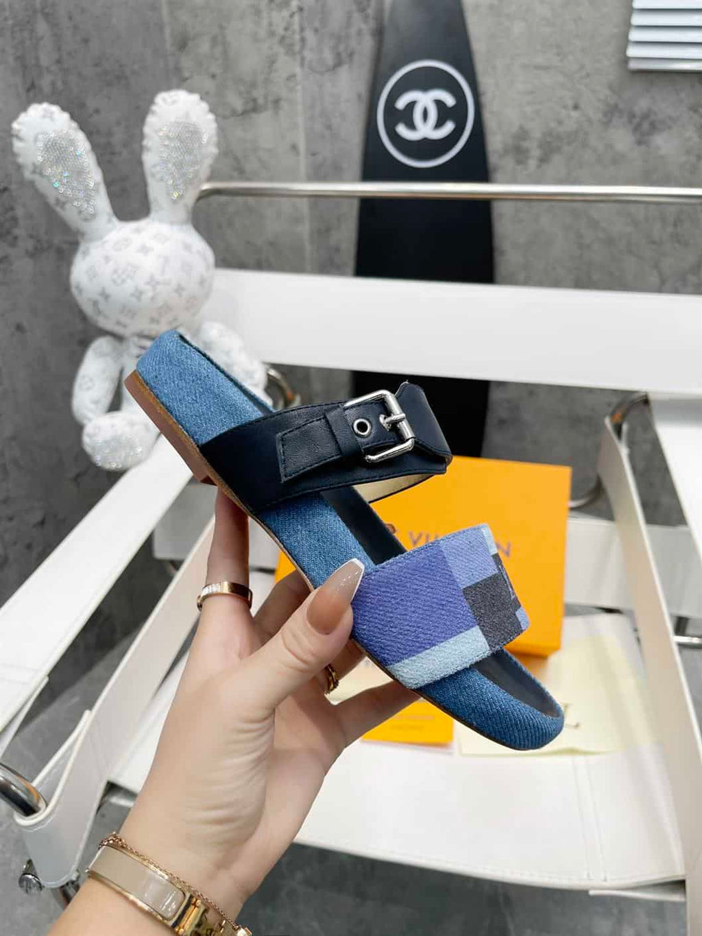 LOUIS VUITTON BOM DIA FLAT MULE – LVSD039