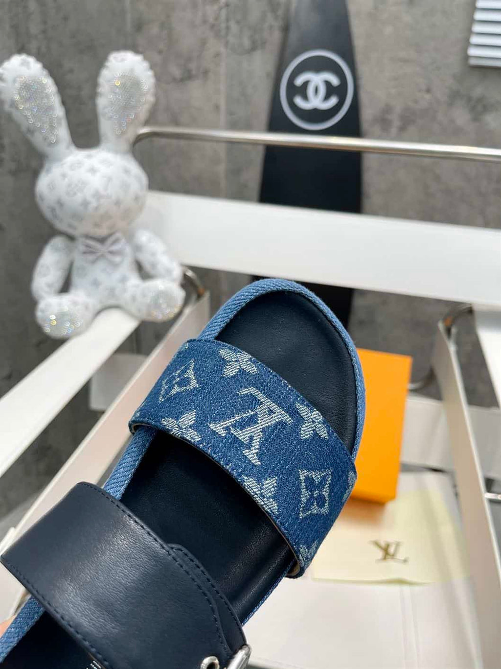 LOUIS VUITTON BOM DIA FLAT MULE – LVSD039