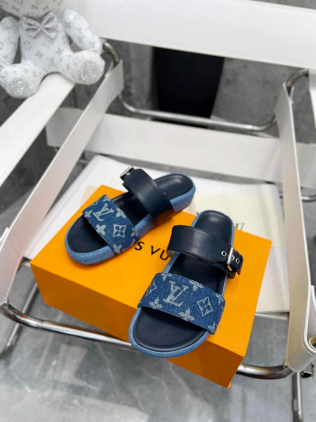 LOUIS VUITTON BOM DIA FLAT MULE – LVSD039