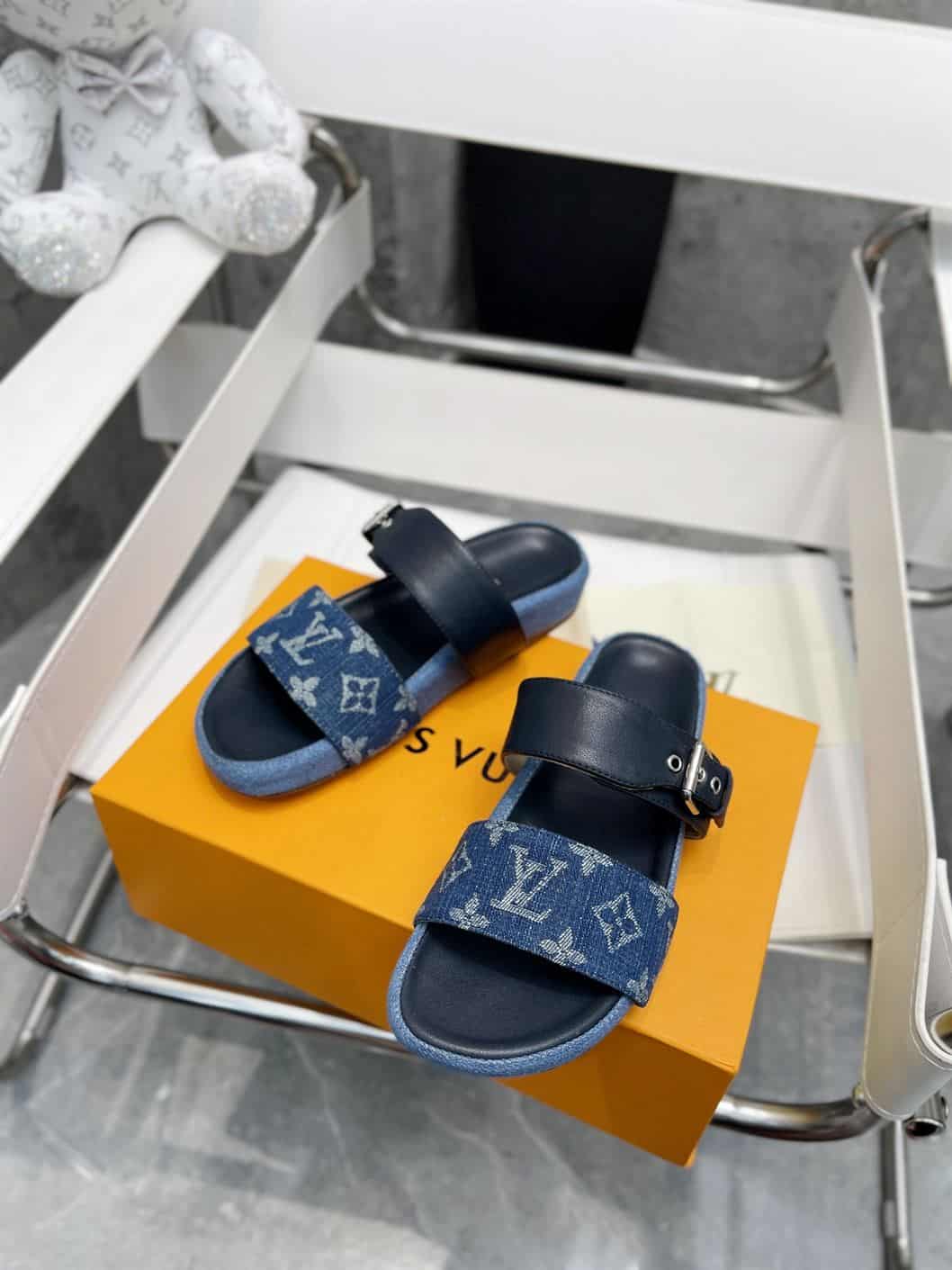 LOUIS VUITTON BOM DIA FLAT MULE – LVSD039