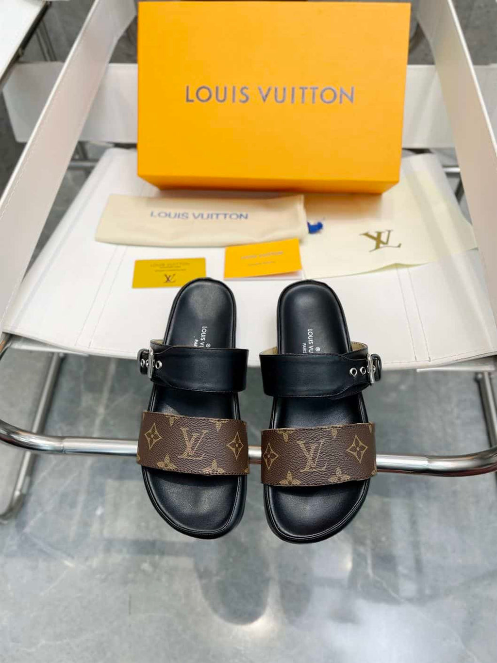 LOUIS VUITTON BOM DIA FLAT MULE – LVSD040