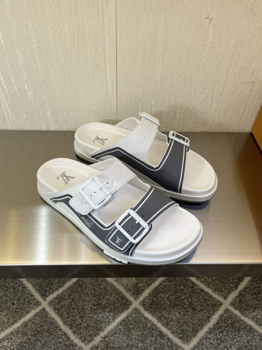 LOUIS VUITTON LV TRAINER MULES – LVSD024