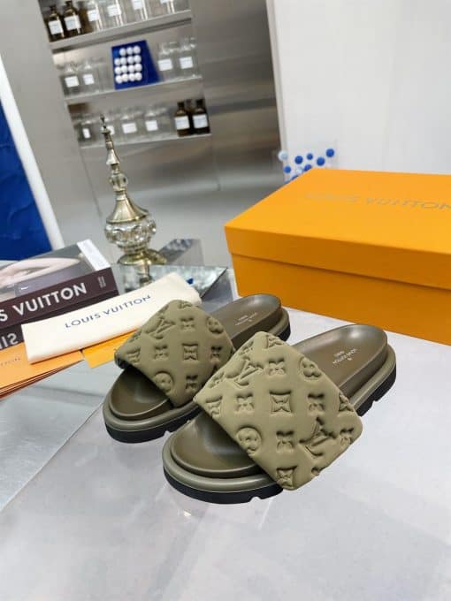 LOUIS VUITTON POOL PILLOW FLAT COMFORT MULE – LVSD055
