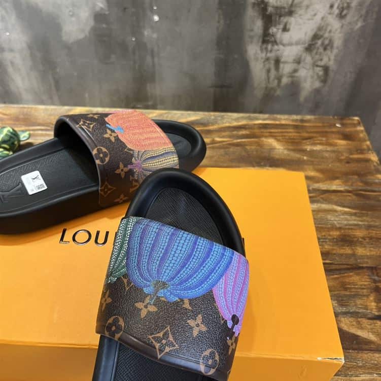 LOUIS VUITTON SANDALS – LVSD012