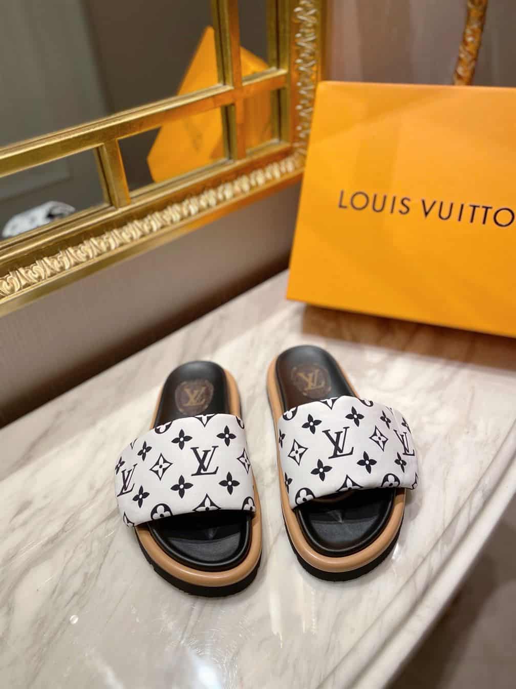 LOUIS VUITTON SLIDES – LVSD008