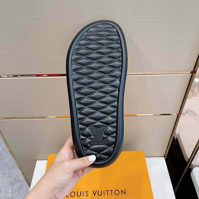 LOUIS VUITTON WATERFRONT MULE – LVSD026