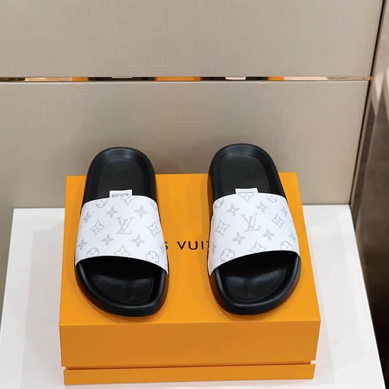 LOUIS VUITTON WATERFRONT MULE – LVSD026