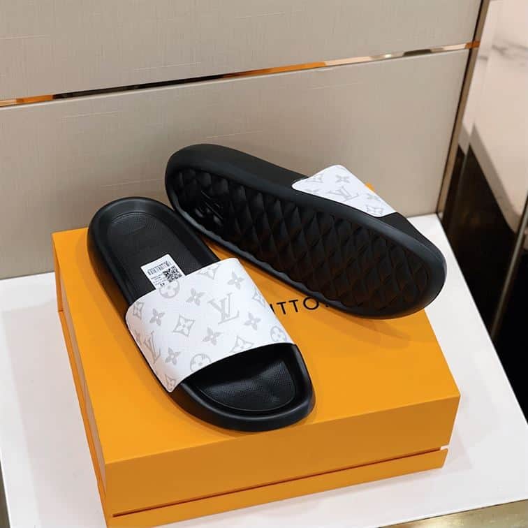 LOUIS VUITTON WATERFRONT MULE – LVSD026