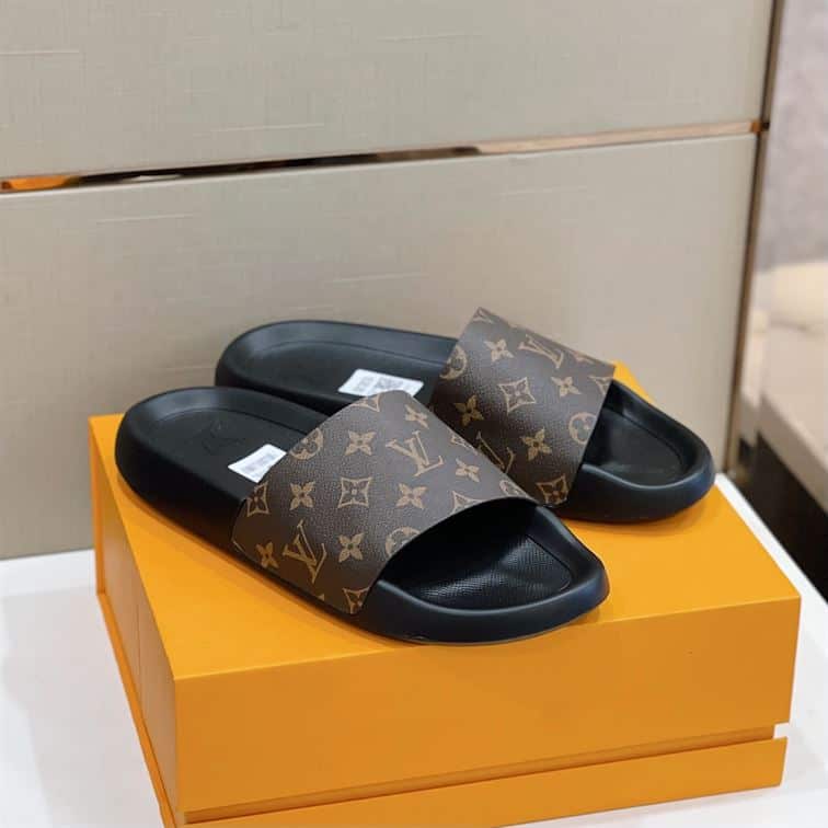 LOUIS VUITTON WATERFRONT MULE – LVSD028