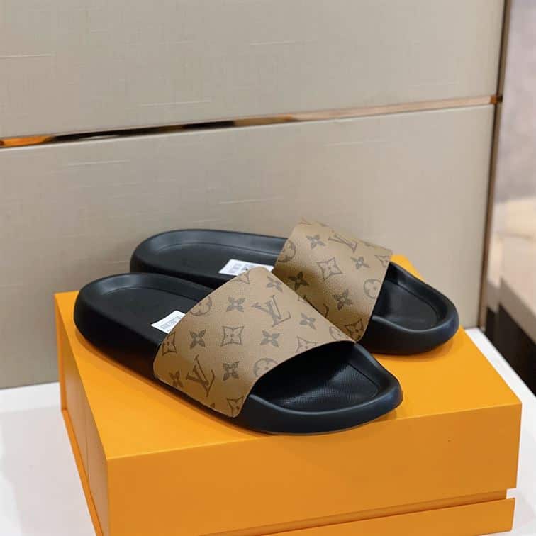LOUIS VUITTON WATERFRONT MULE – LVSD030
