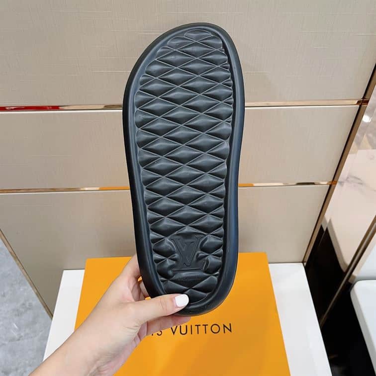 LOUIS VUITTON WATERFRONT MULE – LVSD031