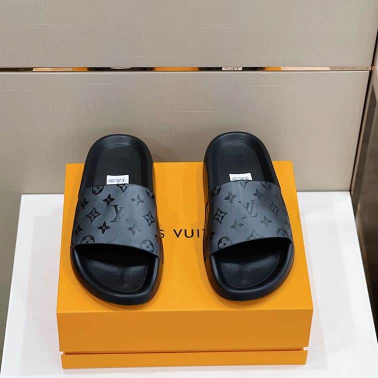LOUIS VUITTON WATERFRONT MULE – LVSD032
