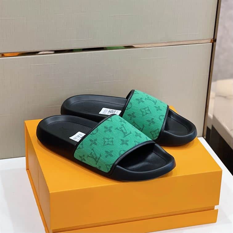 LOUIS VUITTON WATERFRONT MULE – LVSD033