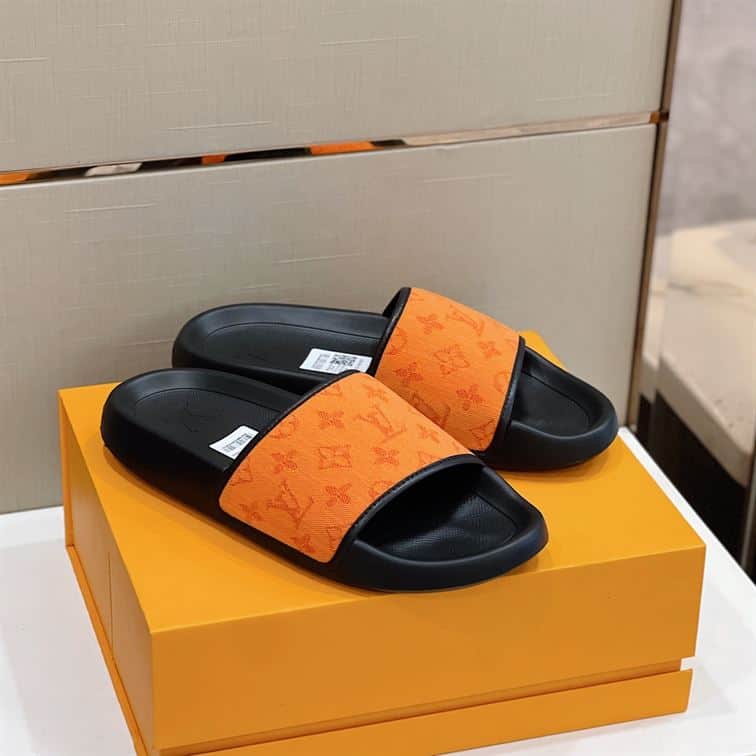 LOUIS VUITTON WATERFRONT MULE – LVSD034