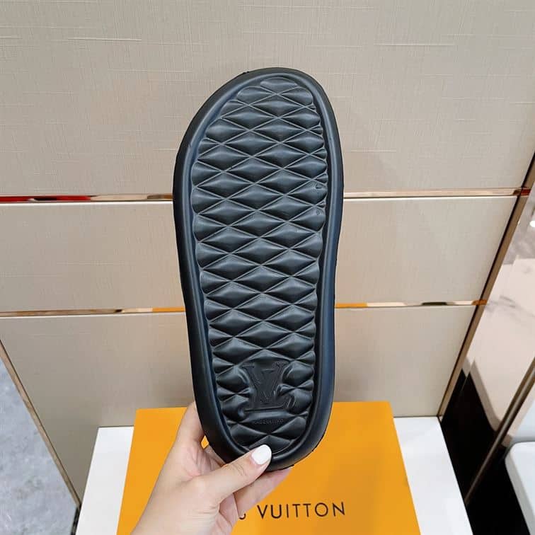 LOUIS VUITTON WATERFRONT MULE – LVSD034